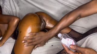 Aku dipound dick ireng gedhe ing sofa, orgasme multiple lan double cum