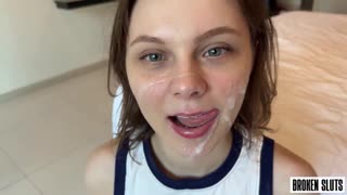 Узкую пизду 18+ соседки растягивает огромный хуй жестко