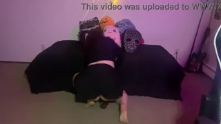 Dicke Goth-PAWG stöhnt wild beim Hämmern und Reiten auf massivem BBC-Dildo