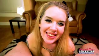 Bionda Curvy Carina Stacie Vuole Sua Fica Dita e Succhi Cazzo Grande?