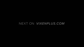 Chanel Camryn khám phá cảm giác mới trong buổi ra mắt tam bản vixenplus