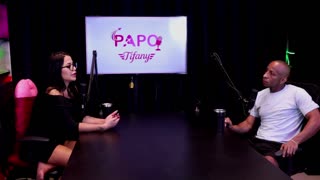 On teži poštovanju na poslu, raspravlja o lekovima i pridružuje se divljoj gang bang sceni... - Black Top Oficial (GLEDATI NA: SHEER/RED)