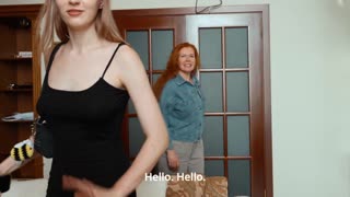 Nagsusulputan ako sa busty 18+ blonde neighbor. Ang kanyang big tits ay nagpapasaya sa akin