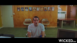 Redhead-Babe bläst schlampig Deepthroat beim Wicked Valley Chat