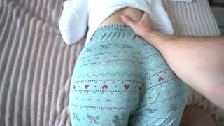 Ung kvinde bad om massage men får orgasme sæd i mund!