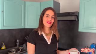 Toužím po tlustém čuráku, co mi řádí v toužící děvčí píči stylem Joy