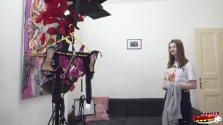 जर्मन स्काउट बर्लिन में स्काइलर स्वीट पहली एनल कास्टिंग लेता