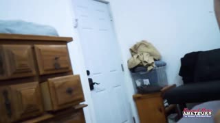 בלונדינית רזה מקועקת קייטון אנאלי דוגי וקרמ פאי חם