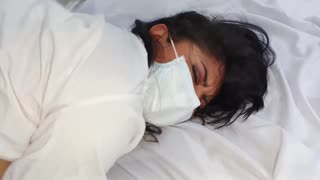 سایه تاریک هالووین شکارش می‌کنه برای تلمبه مقعدی نفرین‌شده خشن و گیرافتاده