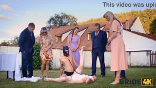 新娘自然大奶户外被新郎狗装狂干