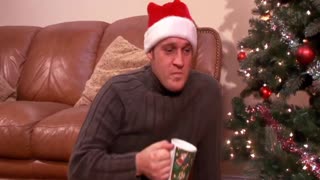 Мілфа з великими цицьками Алексіс Сільвер у костюмі Санта жорстко трахає хлопця!