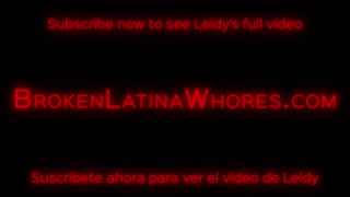 苗条18+巨天然奶拉丁妹承受粗暴三人前后夹击深喉肛交鞭打羞辱