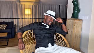 Srečanje z idolom Shadow Dimitri postane divje jebanje kot kurba 1.del Sheer Red