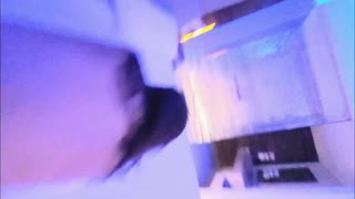 زن خیانتکار چهارزانو برام ساک می‌زنه درحالی شوهر شاخ‌دار زنگ می‌زنه