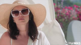 Milf Paris Lincoln's Perfect Ass Stuffed in Anal Pounding