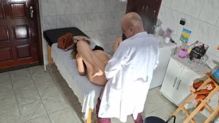 The blind woman heads to her gynecologist checkup