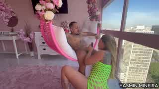 that tiny chick had me cumming like crazy with her huge ass clapping