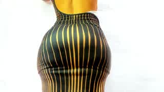 curvy black mistress jiggles her natural big booty