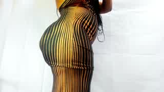 curvy black mistress jiggles her natural big booty
