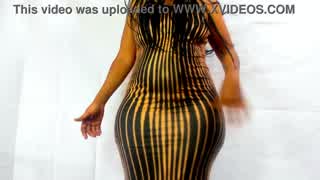curvy black mistress jiggles her natural big booty