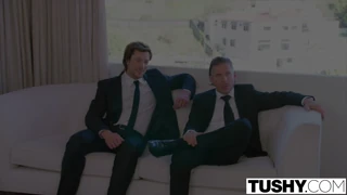 Fantasi Utama Saya Jadi Kenyataan dengan Threesome Penembusan Berganda! Sangat Panas! 🔥