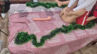 圣诞狂吸大屁股女人湿屄和肥臀口交到射！