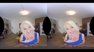 Luci Angel dobija analni kreampaj u VR blond akcija