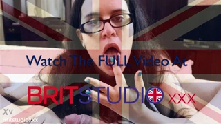 Brit 19 éves goth amatőr brunet sperma borította cici és facial elsőre