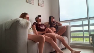 Kjeder oss på TV, romkamerater runker meg før knull
