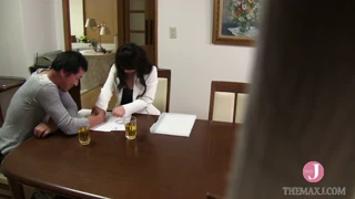 Japon adam sik başını kokluyor güzel kokuyor diyor sonra sıkıyor