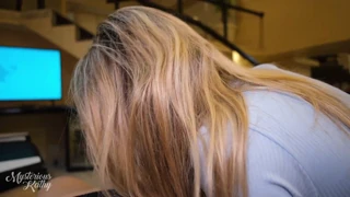 söt tjej drypande av creampie efter intensiv action från älskare