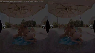 Naughty America VR hantar threesome panas di tepi kolam
