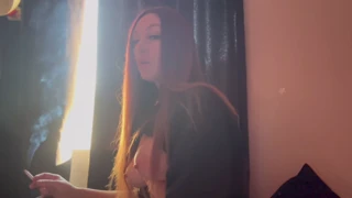 อาร์เตมีเซีย เลิฟ สาวใหญ่สาวอิตาลีโชว์นมโตสูบบุหรี่