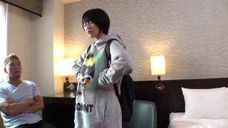 Heilige! Schattige Buste Japanse Studente Geneukt door Vreemdeling in Sexy Uniform