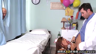 Y tá vú to Madison Ivy khao khát cặc bệnh nhân cứng - BRAZZERS