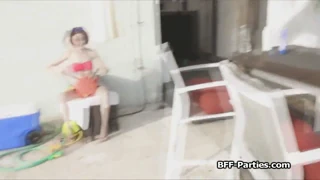 Hej holky, chcete se namočit na této bikiny jarní přestávkové párty?