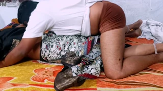 Youranitha - Indische heiße Ehefrau liefert dampfenden hausgemachten Blowjob und Tittenlutschen Teil 1