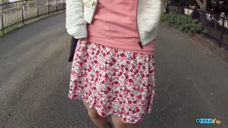 Omule, Această Fată Timidă S-a Dezlantuit Fiind Degetată până la un Orgasm Nebunie!