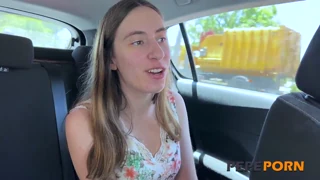 Carolina Lorca Regresa con Coño Peludo, Aún Tan Inocente