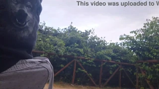 Handjob Surprise para sa Random Slut sa Public Forest