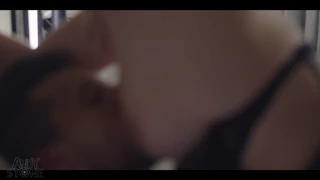 ফ্রেঞ্চ ব্লন্ডকে সুইংগার এলিট পার্টিতে রাভিশ করা হলো