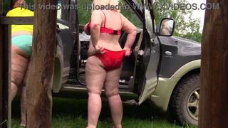 숨겨진 카메라로 통통 미시 뚱뚱한 엉덩이 야외 야생 포착