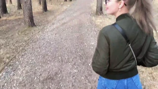Hey, guess what? Nakasalubong ko ang nymphomaniac sa forest park, hinila niya ako sa bushes para sa epic orgasm!
