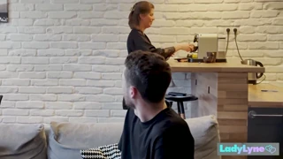 Чи Седісує ЛедіЛін Свого Нового Сусіда Ідеальними Формами?