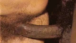 Threesome vintage interrazziale con pompini anale e sborrata grosso cazzo nero
