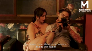 ModelMedia Asia - Uomini neri con CAZZO ENORME dominano in orgia scambio mogli asiatiche!