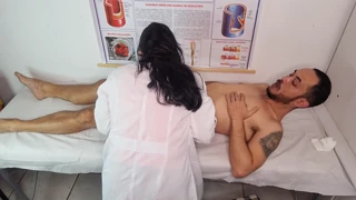 Åh mand, jeg er så nervøs... at se den store ting blive hård på hospitalet!