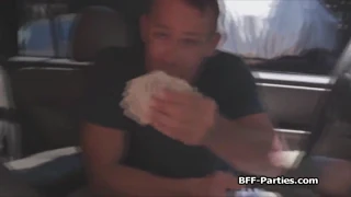 Car Wash Panas Berubah Jadi Foursome Liar dengan Babe Bikini Berbuih