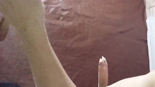 اضغط على خدود مؤخرتك بقوة حول ذكري! يشعر رائعًا، ابق كذلك، سرع ليجعلني أقذف بقوة