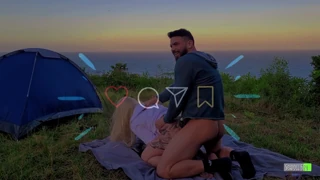 Vay canına, gerçek amatör çifti riskli açık hava kamp sikişmesi!